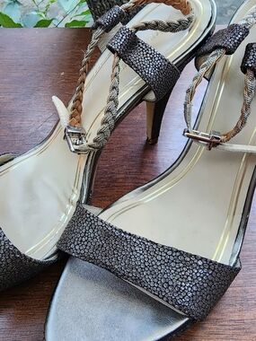 Juicy Couture Veronica" Metallic Pewter Vero Cuoio Leather T-Strap Heels [10]